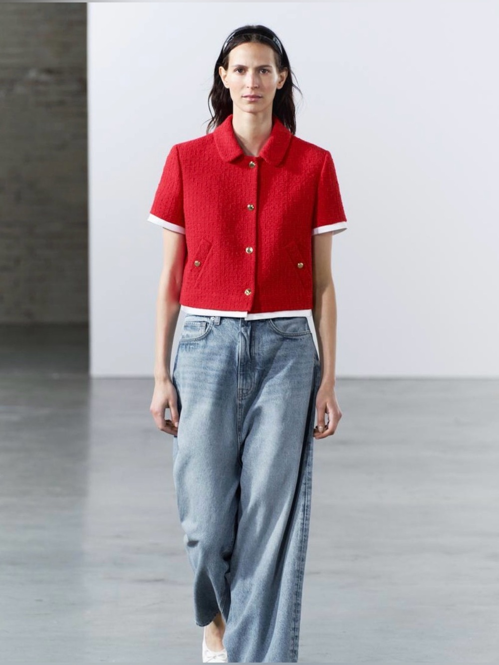 Textured Cropped Red Short-Sleeve Jacket- ZW Collection - Picture 3 of 4